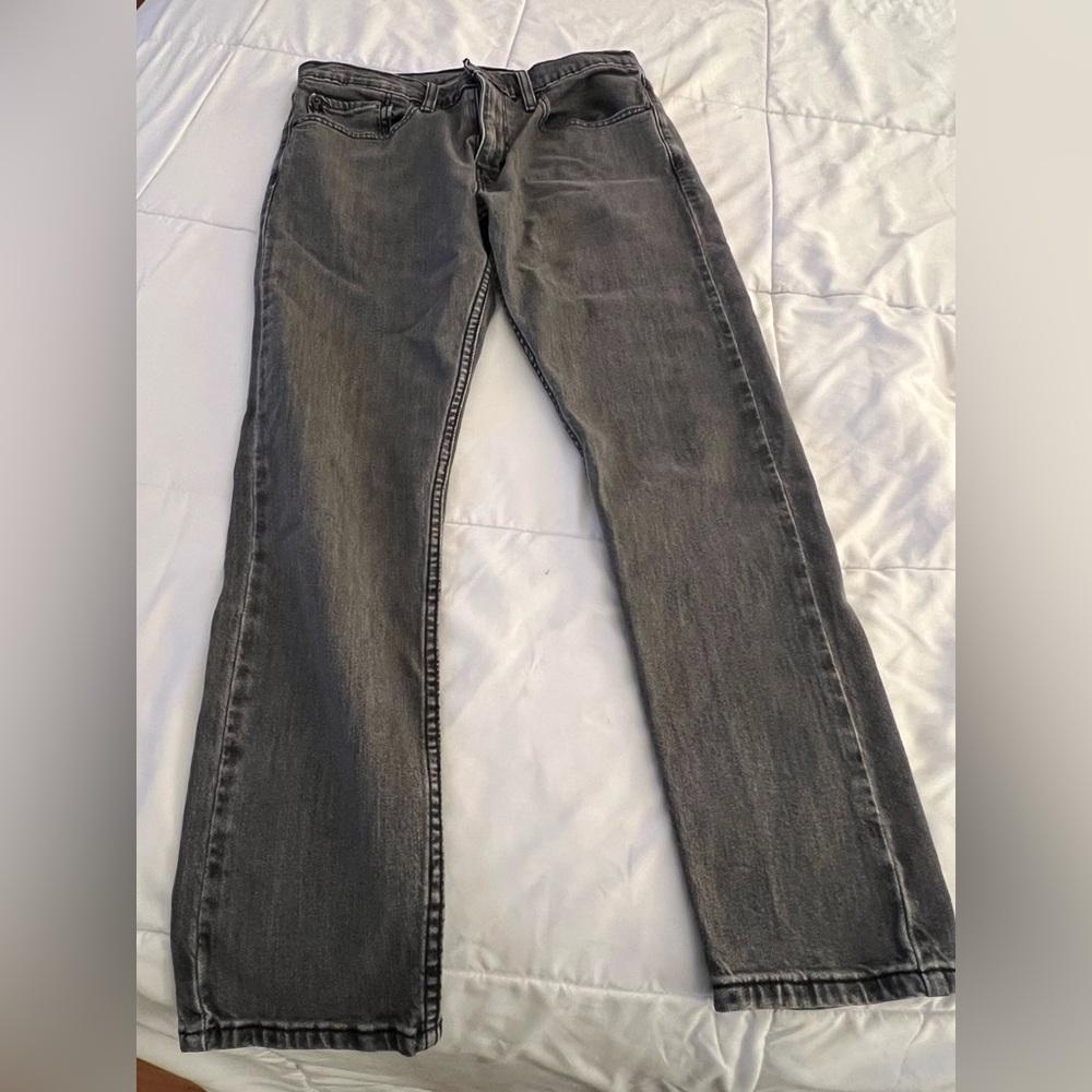 Levis 512